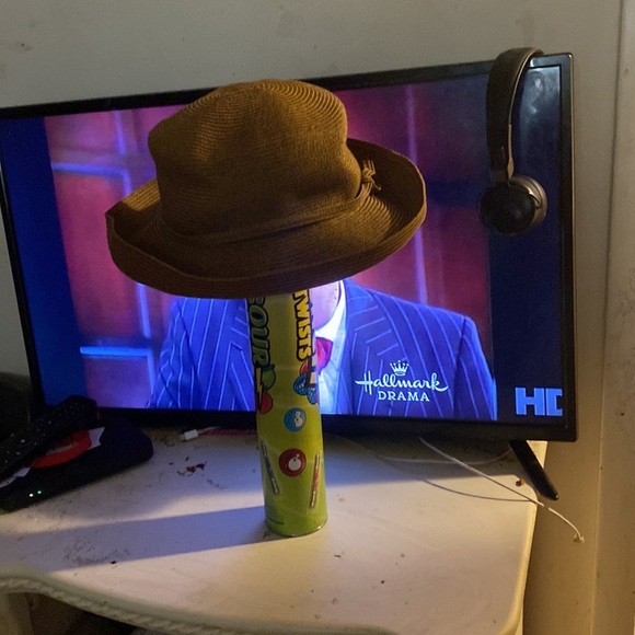 Floppy brown hat with thin piping - Picture 8 of 8